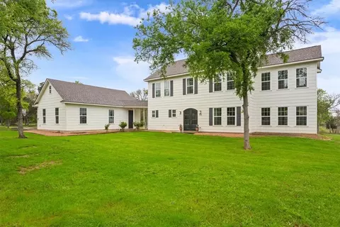 950 Winding Trl, Crawford, TX 76638