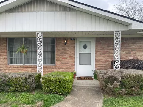 217 Catalina Dr, Woodway, TX 76712