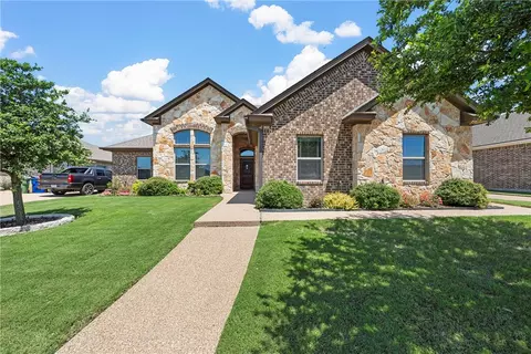 10304 Creekside Ln, Waco, TX 76712