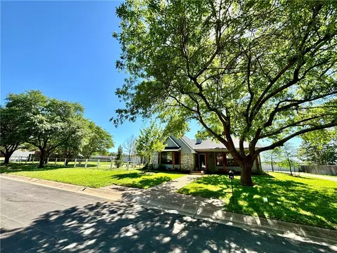 1506 Oak Hollow Dr, Woodway, TX 76712
