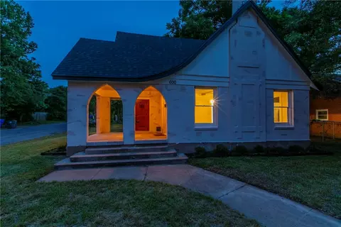 600 N 30th St, Waco, TX 76707