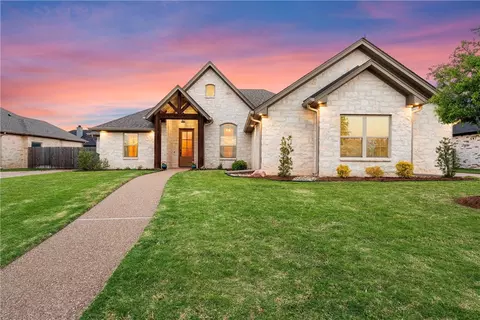 10129 Wildberry Dr, Waco, TX 76712