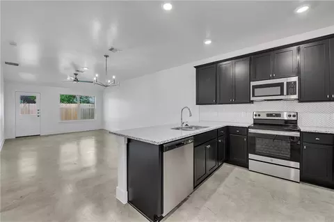 1114 Cornell St, Troy, TX 76579 photo 4