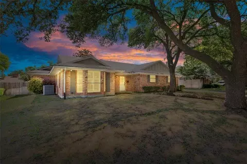 4900 Lake Arrowhead St, Waco, TX 76710