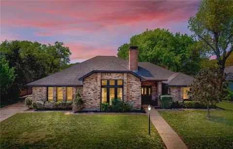 302 Trailwood Dr, Woodway, TX 76712