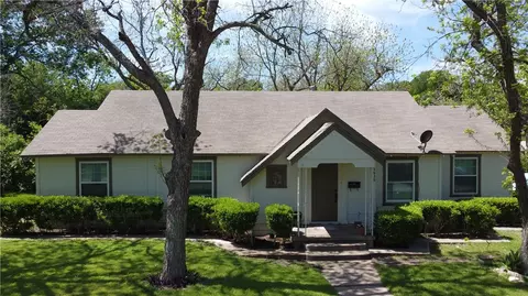 3520 N 27th St, Waco, TX 76708