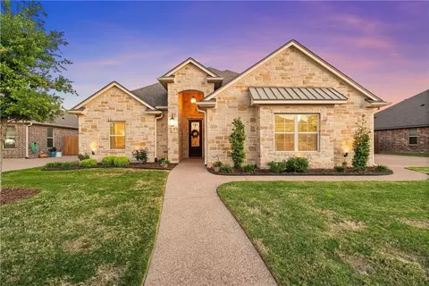 10120 Wildberry Dr, Waco, TX 76712