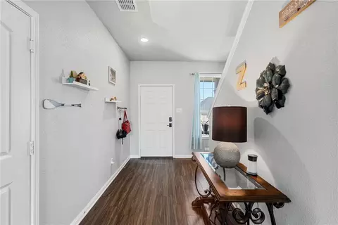 10221 Omni Dr, Waco, TX 76708 photo 4