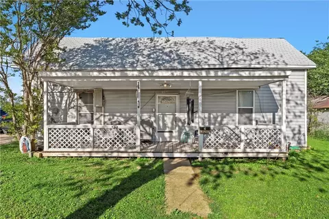 406 Eagle Dr, Eddy, TX 76524