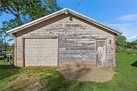 406 Eagle Dr, Eddy, TX 76524 photo 15