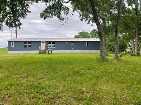 138 Cr 305 Rd, Lott, TX 76656