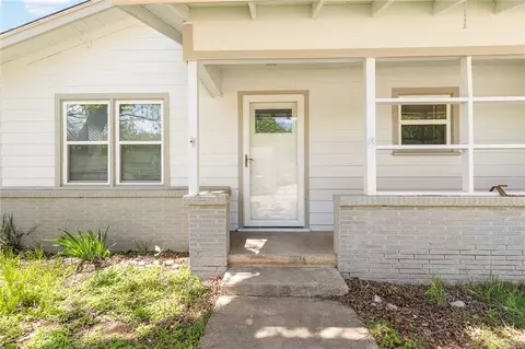 300 S 5th St, Gatesville, TX 76528