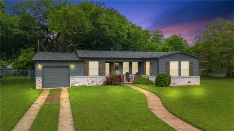 1053 Elm St, Hillsboro, TX 76645