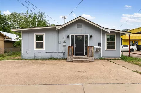 1133 E Henderson St, Cleburne, TX 76031