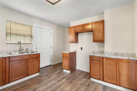 1133 E Henderson St, Cleburne, TX 76031 photo 12
