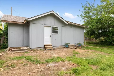 1133 E Henderson St, Cleburne, TX 76031 photo 19