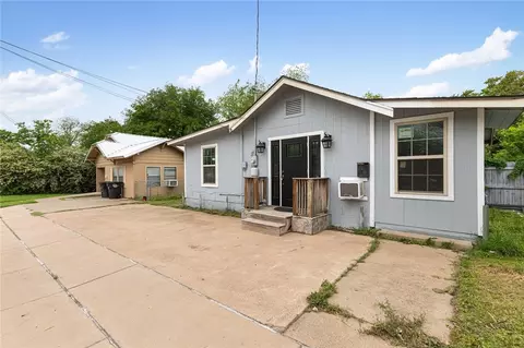 1133 E Henderson St, Cleburne, TX 76031 photo 2