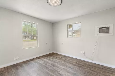 1133 E Henderson St, Cleburne, TX 76031 photo 8