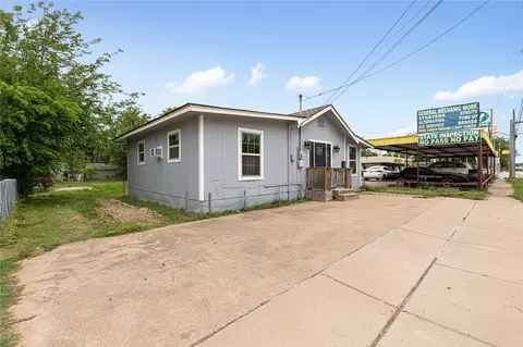 1133 E Henderson St, Cleburne, TX 76031 photo 4