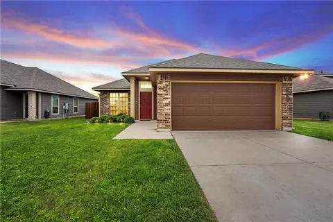 4021 S Fork Ranch Rd, Waco, TX 76705
