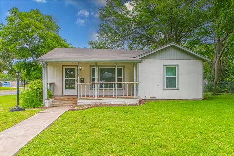 2245 N 43rd St, Waco, TX 76710