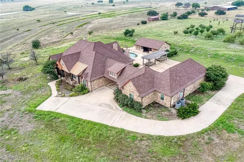 818 Cr 303 Rd, Oglesby, TX 76561