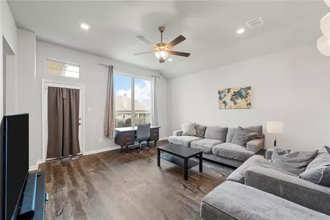 10216 Omni Dr, Waco, TX 76708 photo 3