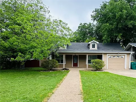 1221 N Penelope St, Belton, TX 76513