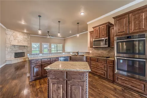 160 Ralynn Dr, Lorena, TX 76655 photo 5