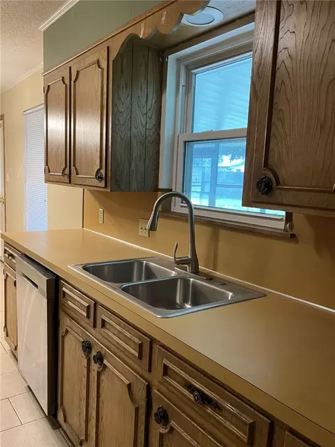 125 Austin St, Mcgregor, TX 76657 photo 7