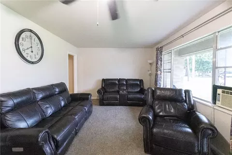 415 E Ave E Ave, Rosebud, TX 76570 photo 6
