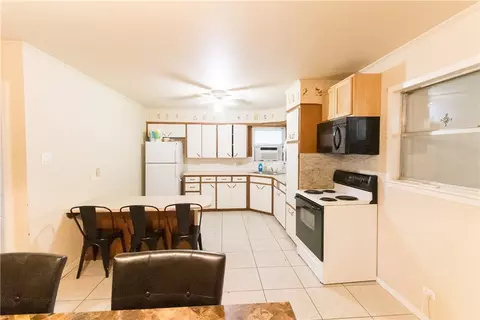 415 E Ave E Ave, Rosebud, TX 76570 photo 12
