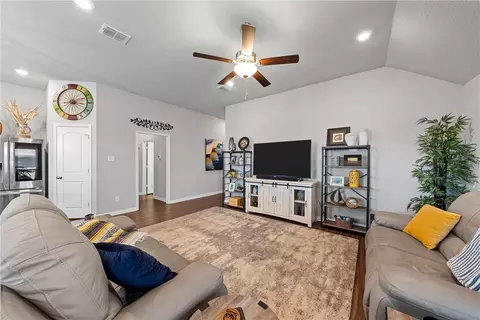 10205 Driskill Dr, Waco, TX 76708 photo 5