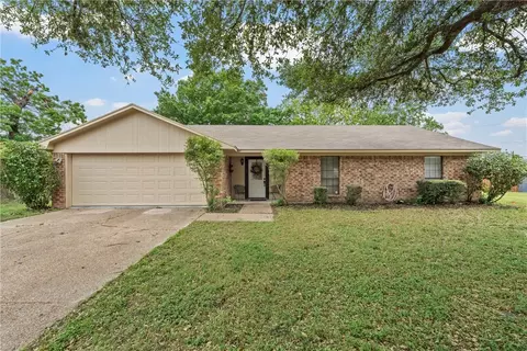 144 Phillip Cir, Hewitt, TX 76643