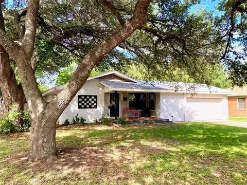 2216 N 52nd St, Waco, TX 76710