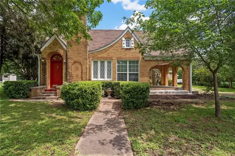 402 N Waco Ave, Dawson, TX 76639