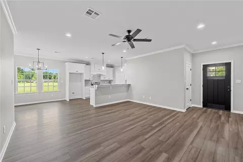 202 Johnson St, Mcgregor, TX 76657 photo 6