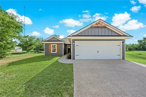 202 Johnson St, Mcgregor, TX 76657 photo 2