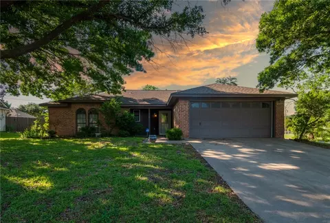 600 Aspen Incline Dr, Hewitt, TX 76643