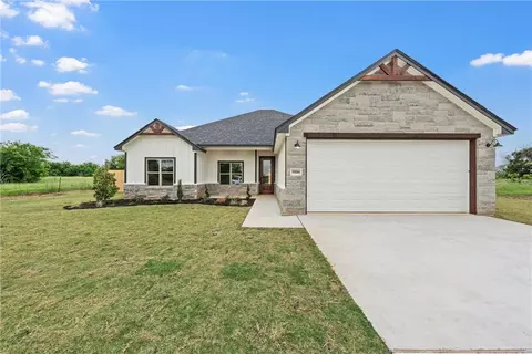 9800 Bridlewood Ln, Waco, TX 76708