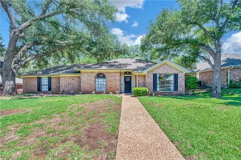 401 Meadow Mountain Dr, Waco, TX 76712