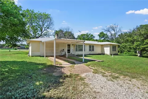 569 Cr 1812, Clifton, TX 76634