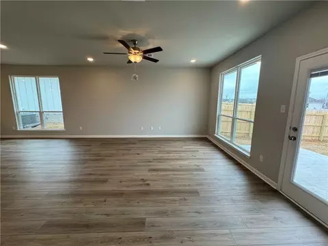 318 State Loop, Troy, TX 76579 photo 14