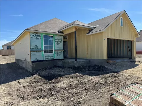 113 University Ave, Troy, TX 76579