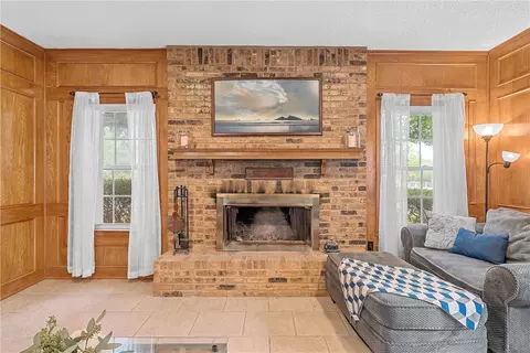 207 Coventry Dr, Hewitt, TX 76643 photo 4