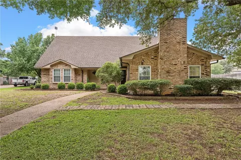 207 Coventry Dr, Hewitt, TX 76643 photo 2