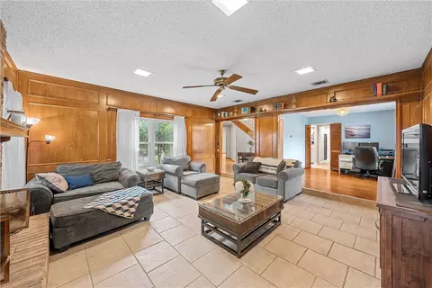207 Coventry Dr, Hewitt, TX 76643 photo 5