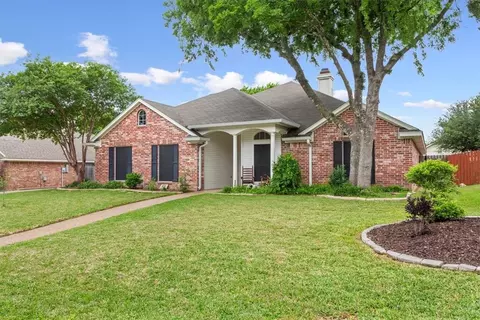 905 Cheyenne Trl, Hewitt, TX 76643
