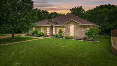 378 Hawkins Ct, Robinson, TX 76706