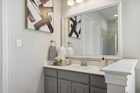 Bath - 200 Rosetree Ct, Hewitt, TX 76643 photo 3 of 6